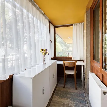 Convenient Flat 15 Min To Bagdat Avenue Apartment