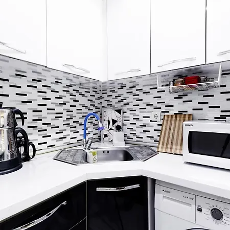 Apartment Convenient Flat 15 Min To Bagdat Avenue